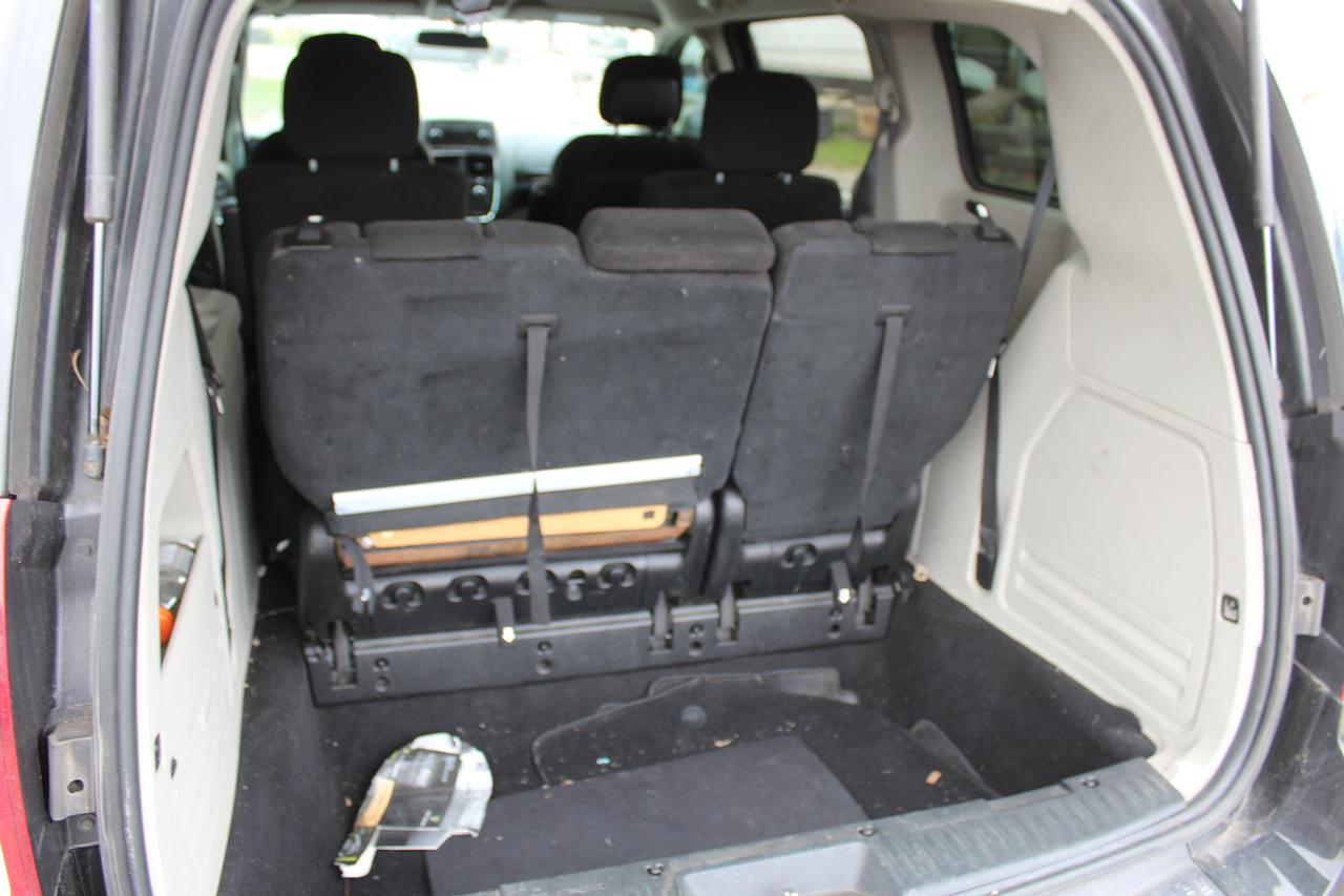 2015 Dodge Grand Caravan SXT Photo
