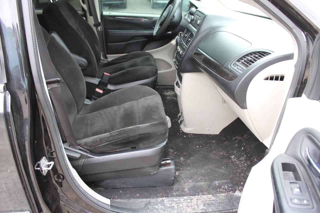 2015 Dodge Grand Caravan SXT Photo