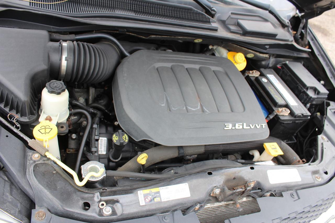 2015 Dodge Grand Caravan SXT Photo