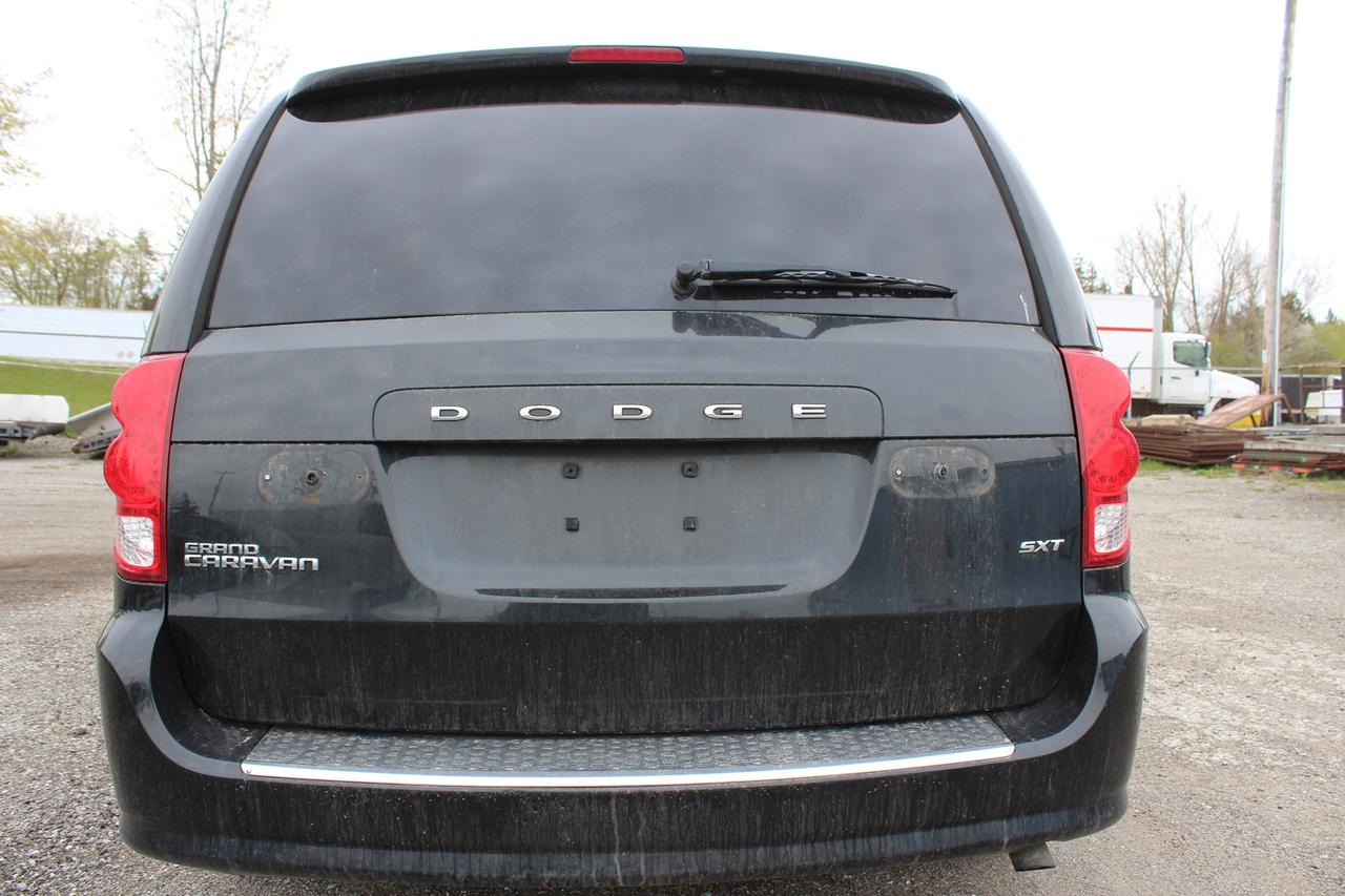 2015 Dodge Grand Caravan SXT Photo