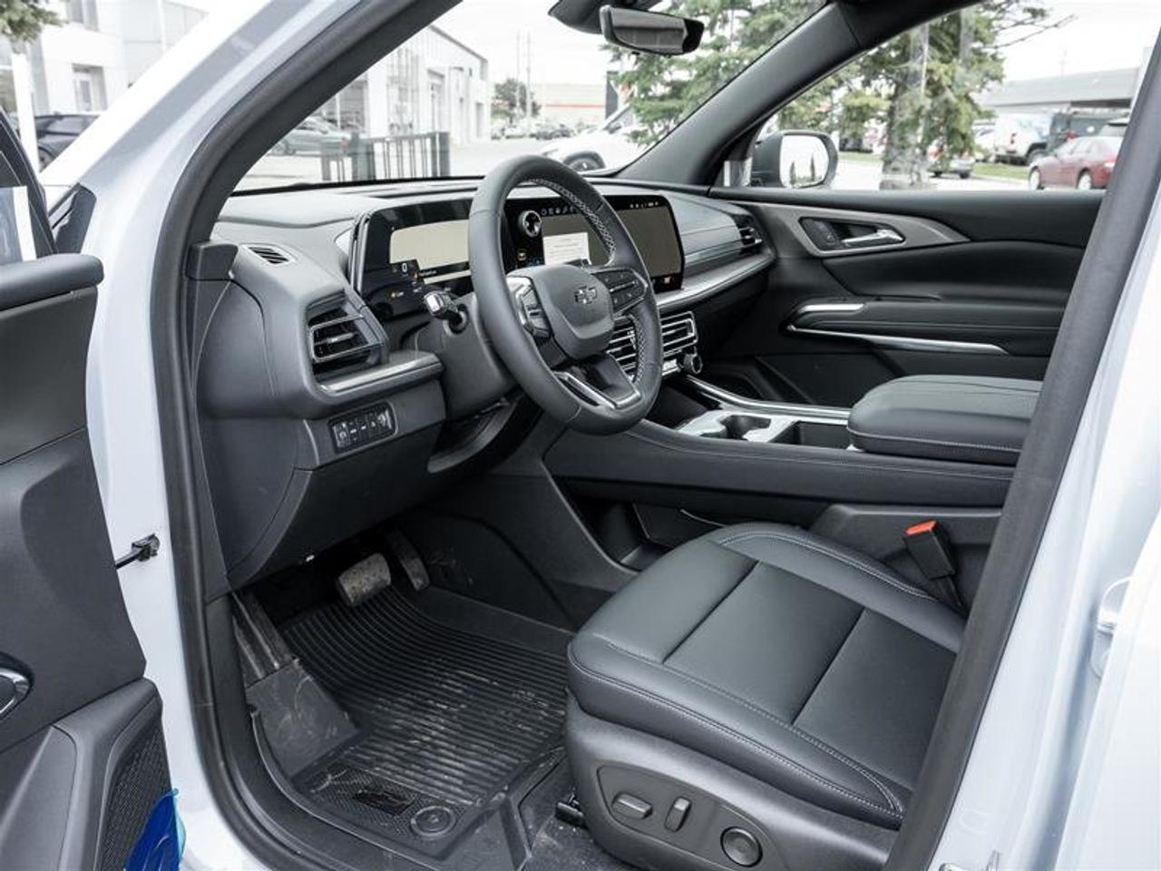 2026 Chevrolet Traverse LT Photo