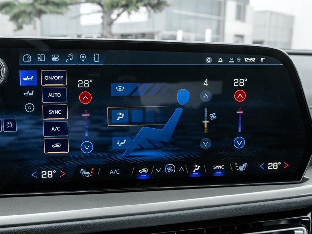 2026 Chevrolet Traverse LT Photo