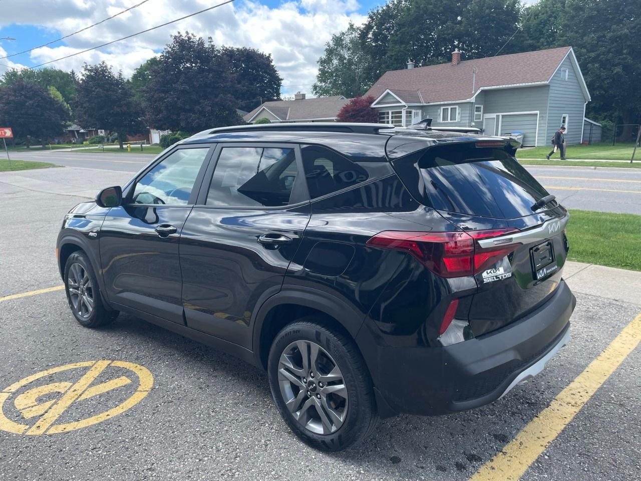 2023 Kia Seltos LX AWD Photo