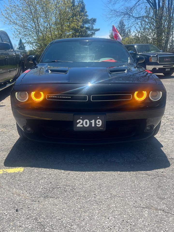 2019 Dodge Challenger SXT AWD 3.6 LTR V6 CERTIFIED Photo2