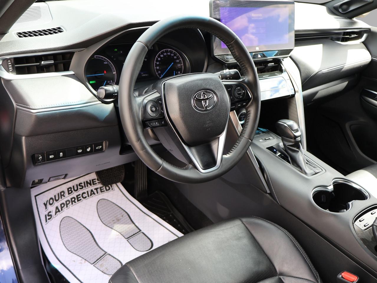 2023 Toyota Venza XLE HYBRID AWD *1 OWNER*TOYOTA MAINTAIN* CAMERA NAV BLUETOOTH LEATHER HEATED SEATS CRUISE ALLOYS Photo