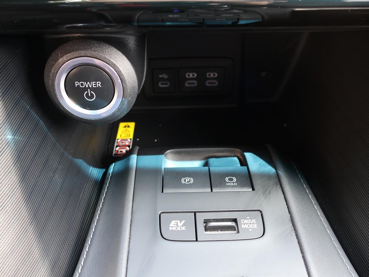 2023 Toyota Venza XLE HYBRID AWD *1 OWNER*TOYOTA MAINTAIN* CAMERA NAV BLUETOOTH LEATHER HEATED SEATS CRUISE ALLOYS Photo