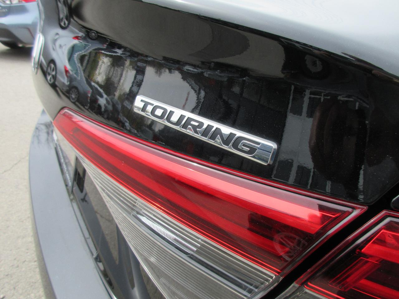 2022 Honda Civic Touring Photo