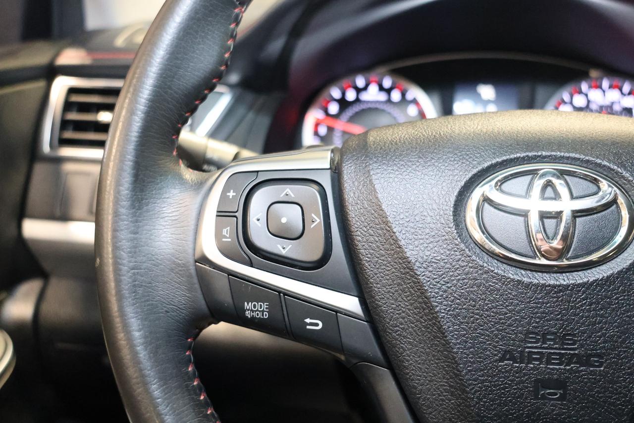 2017 Toyota Camry SE - LOW KM|CAMERA|ALLOY WHEELS|HEATED SEATS Photo