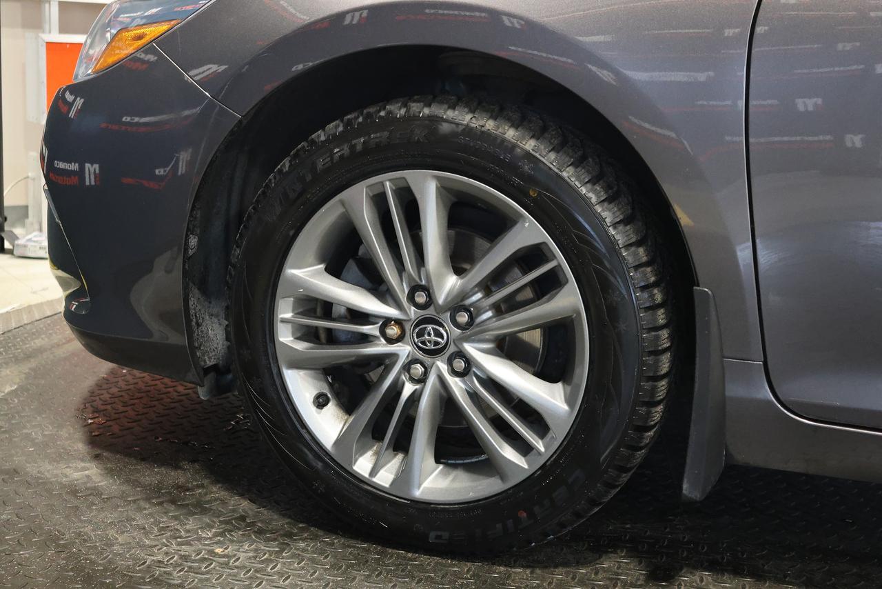 2017 Toyota Camry SE - LOW KM|CAMERA|ALLOY WHEELS|HEATED SEATS Photo
