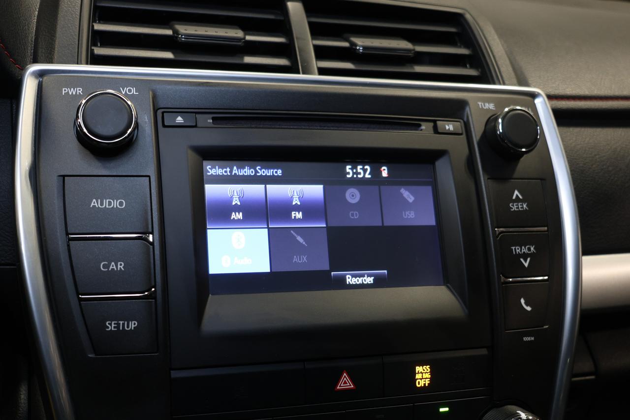 2017 Toyota Camry SE - LOW KM|CAMERA|ALLOY WHEELS|HEATED SEATS Photo