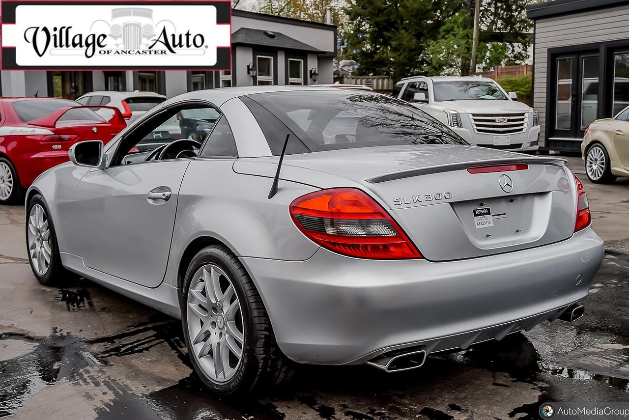 2010 Mercedes-Benz SLK 2dr Roadster SLK 300 Photo