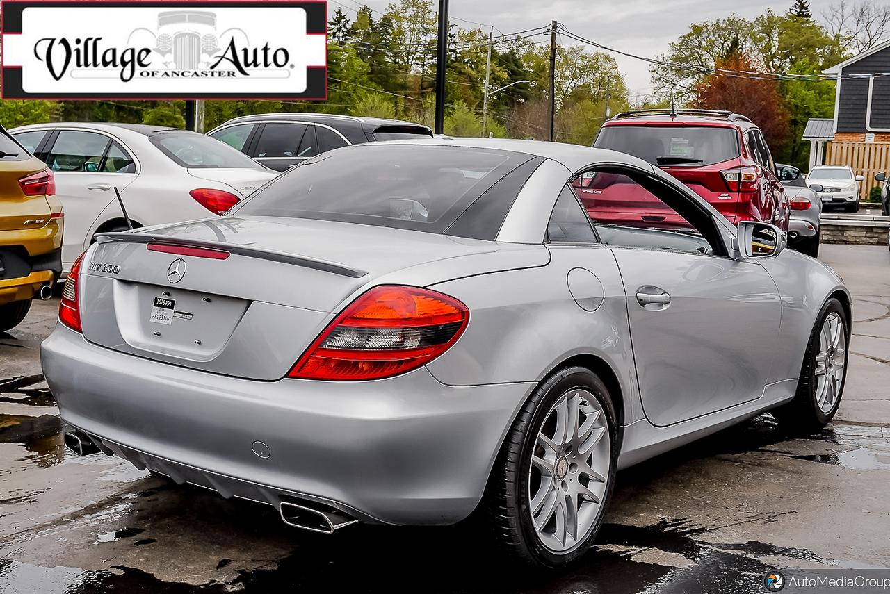 2010 Mercedes-Benz SLK 2dr Roadster SLK 300 Photo