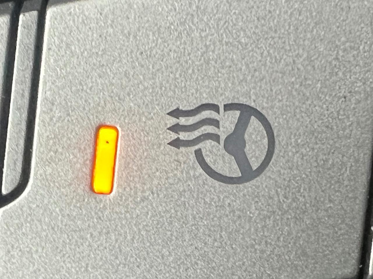 2019 Hyundai Elantra BACK CAM-HEATED SEATS- BLUETOOTH & MORE! Photo