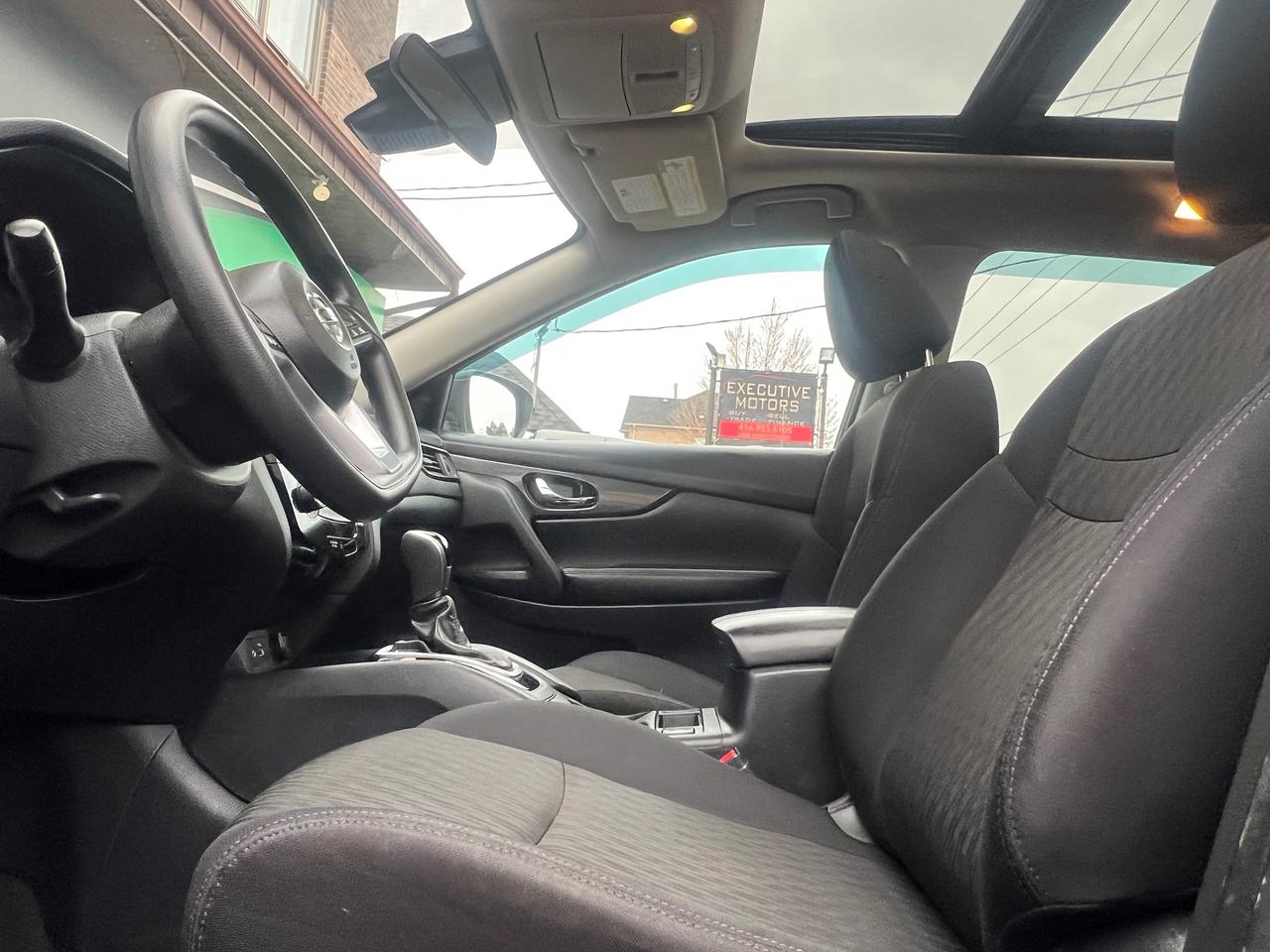 2019 Nissan Rogue BACK CAM- SUNROOF-HEATED SEATS- BLUETOOTH Photo