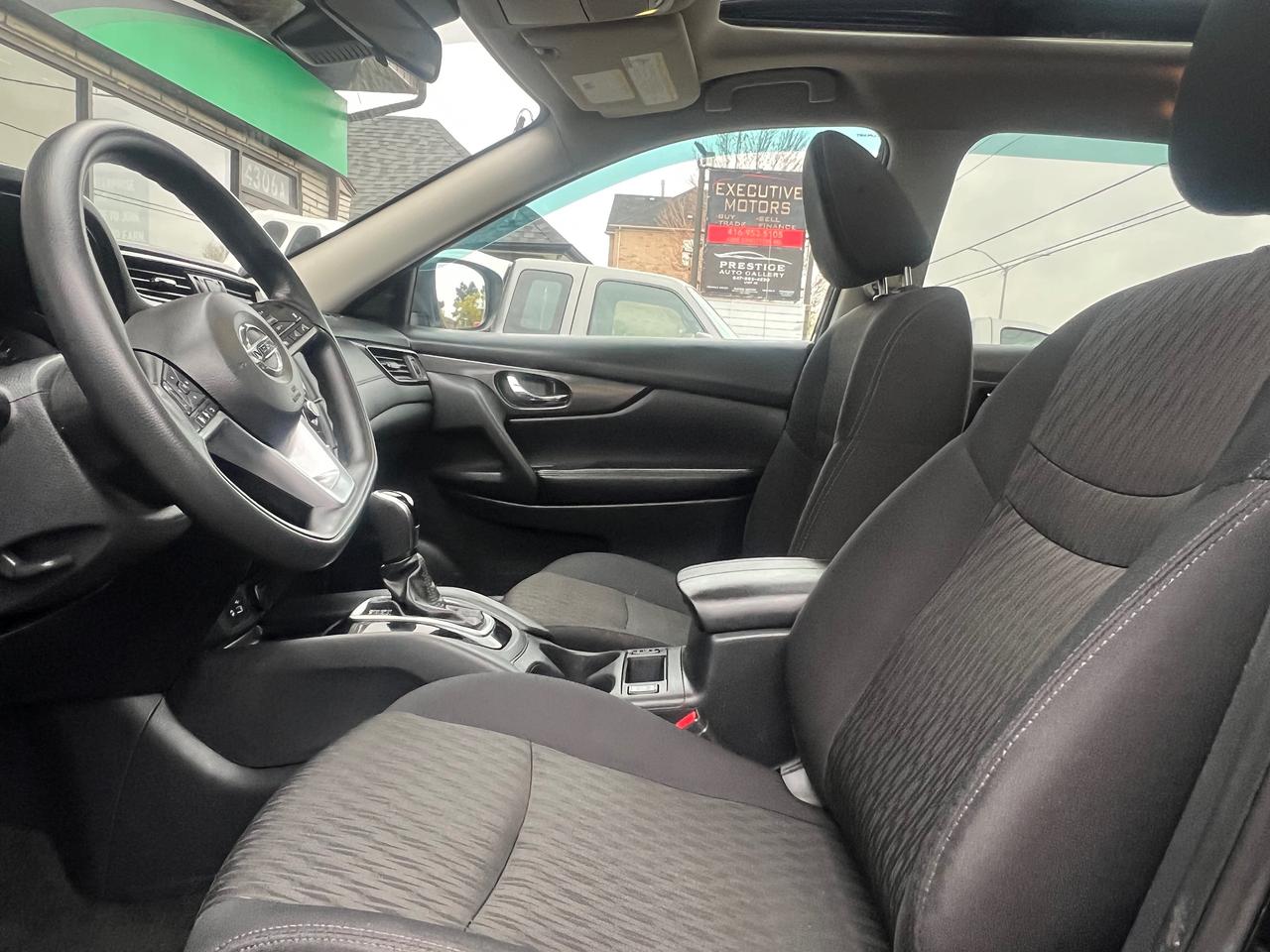 2019 Nissan Rogue BACK CAM- SUNROOF-HEATED SEATS- BLUETOOTH Photo