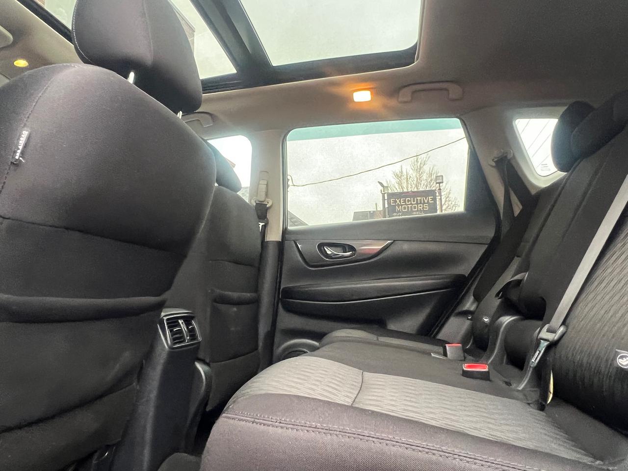 2019 Nissan Rogue BACK CAM- SUNROOF-HEATED SEATS- BLUETOOTH Photo