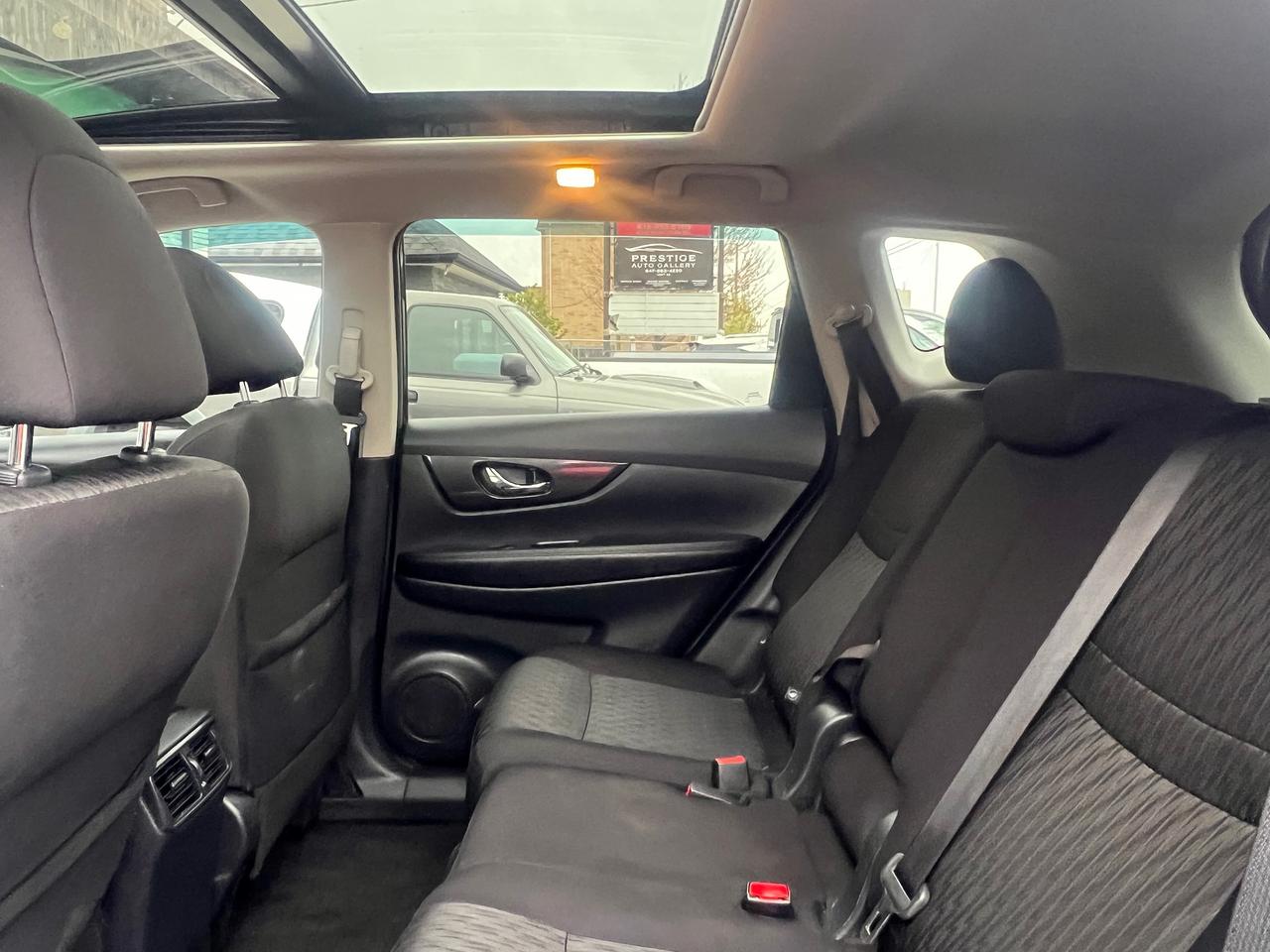 2019 Nissan Rogue BACK CAM- SUNROOF-HEATED SEATS- BLUETOOTH Photo