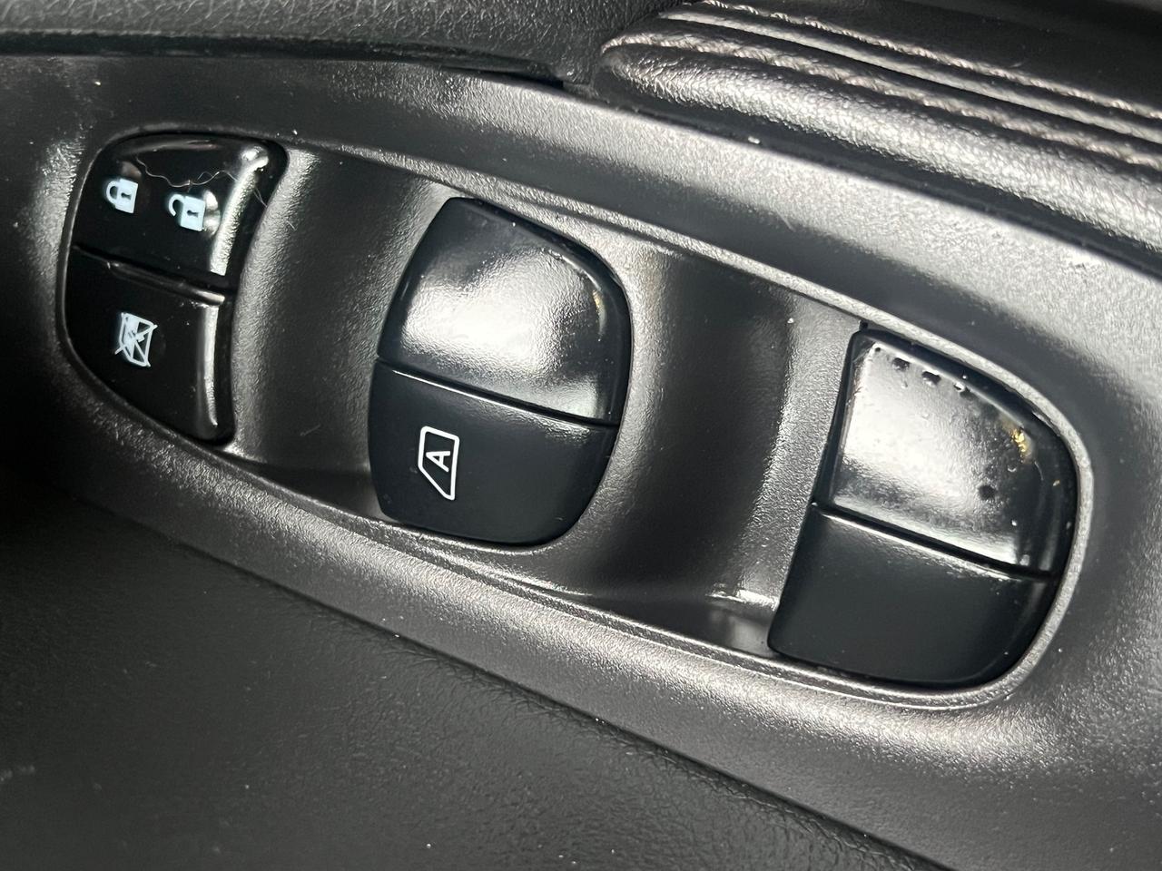 2019 Nissan Rogue BACK CAM- SUNROOF-HEATED SEATS- BLUETOOTH Photo