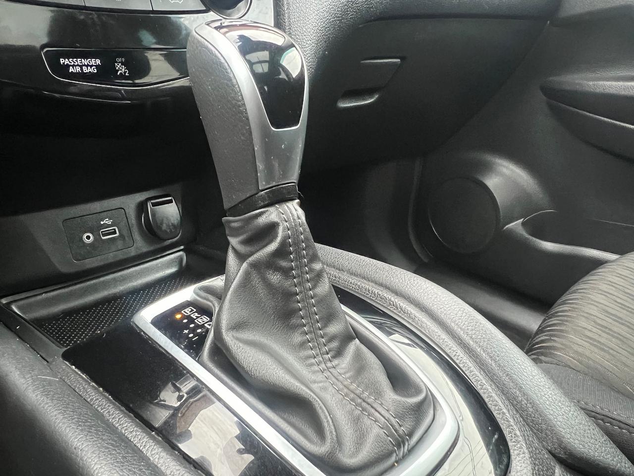 2019 Nissan Rogue BACK CAM- SUNROOF-HEATED SEATS- BLUETOOTH Photo