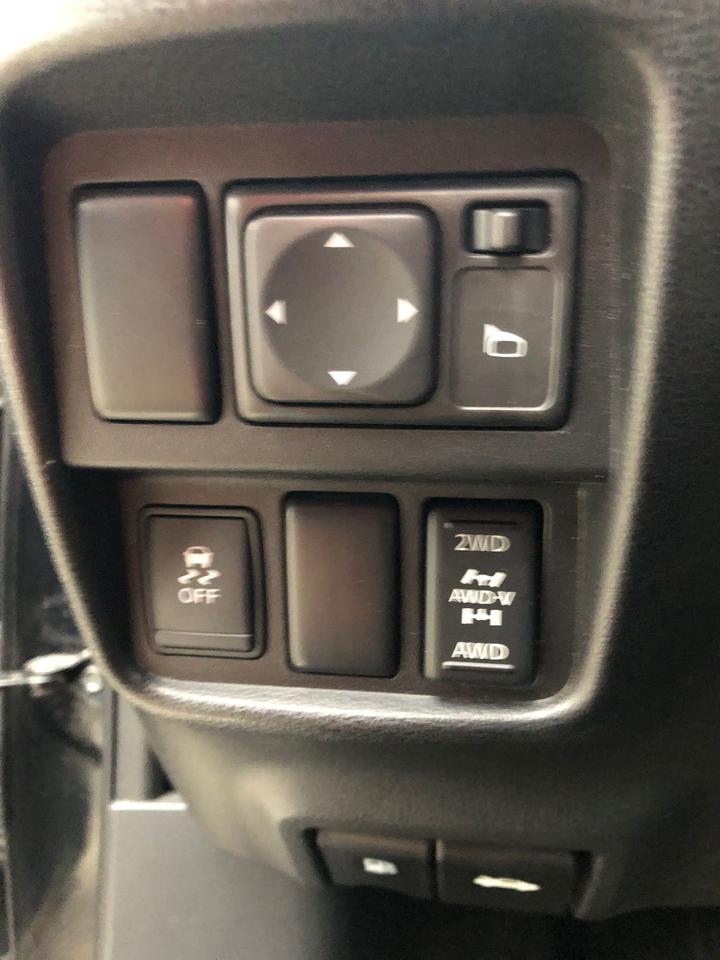 2011 Nissan Juke 5dr Wgn I4 SL AWD CERTIFIED WITH 3 YEARS WARRANTY Photo