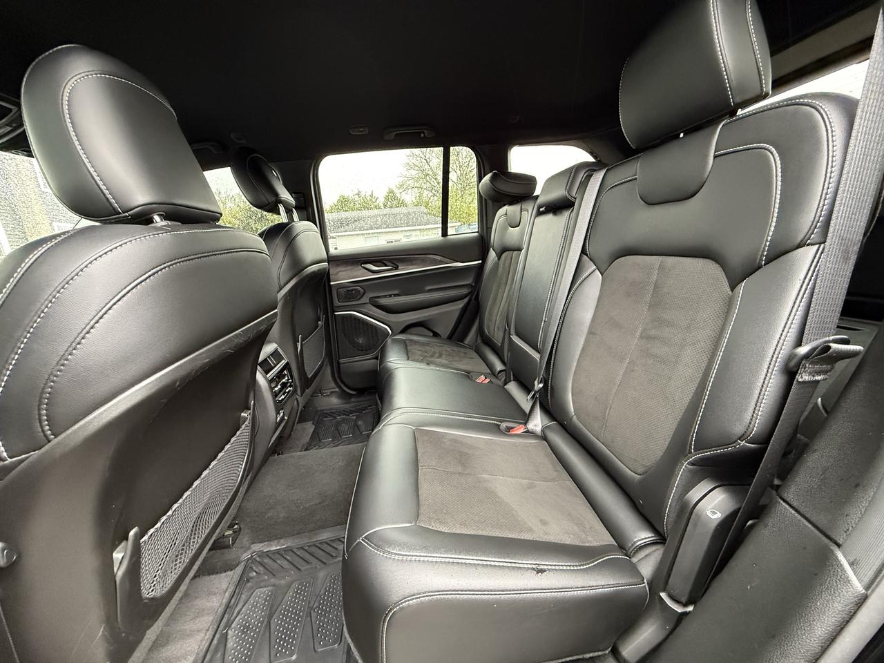 2025 Jeep Grand Cherokee 4X4 Photo