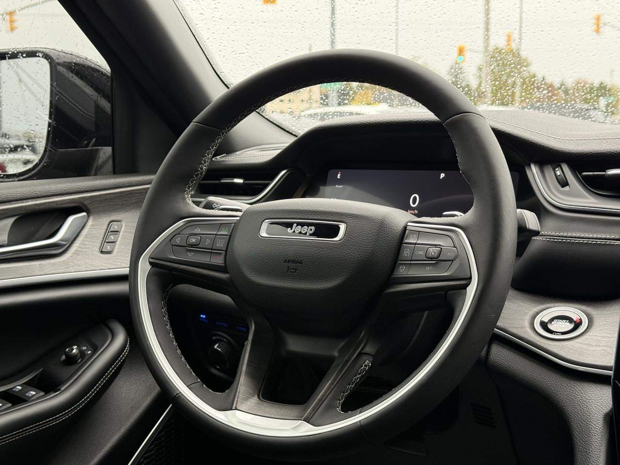 2025 Jeep Grand Cherokee 4X4 Photo