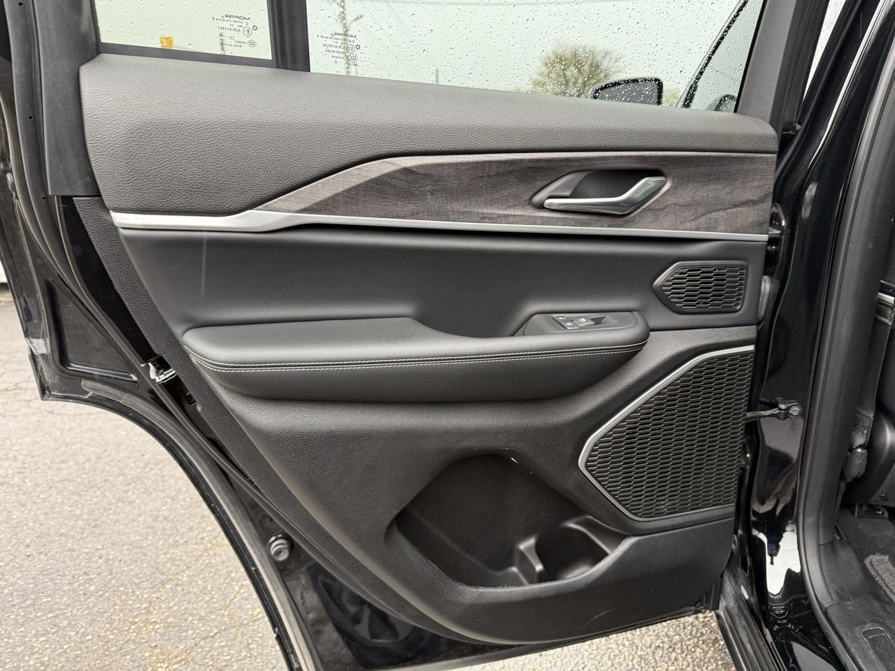 2025 Jeep Grand Cherokee 4X4 Photo