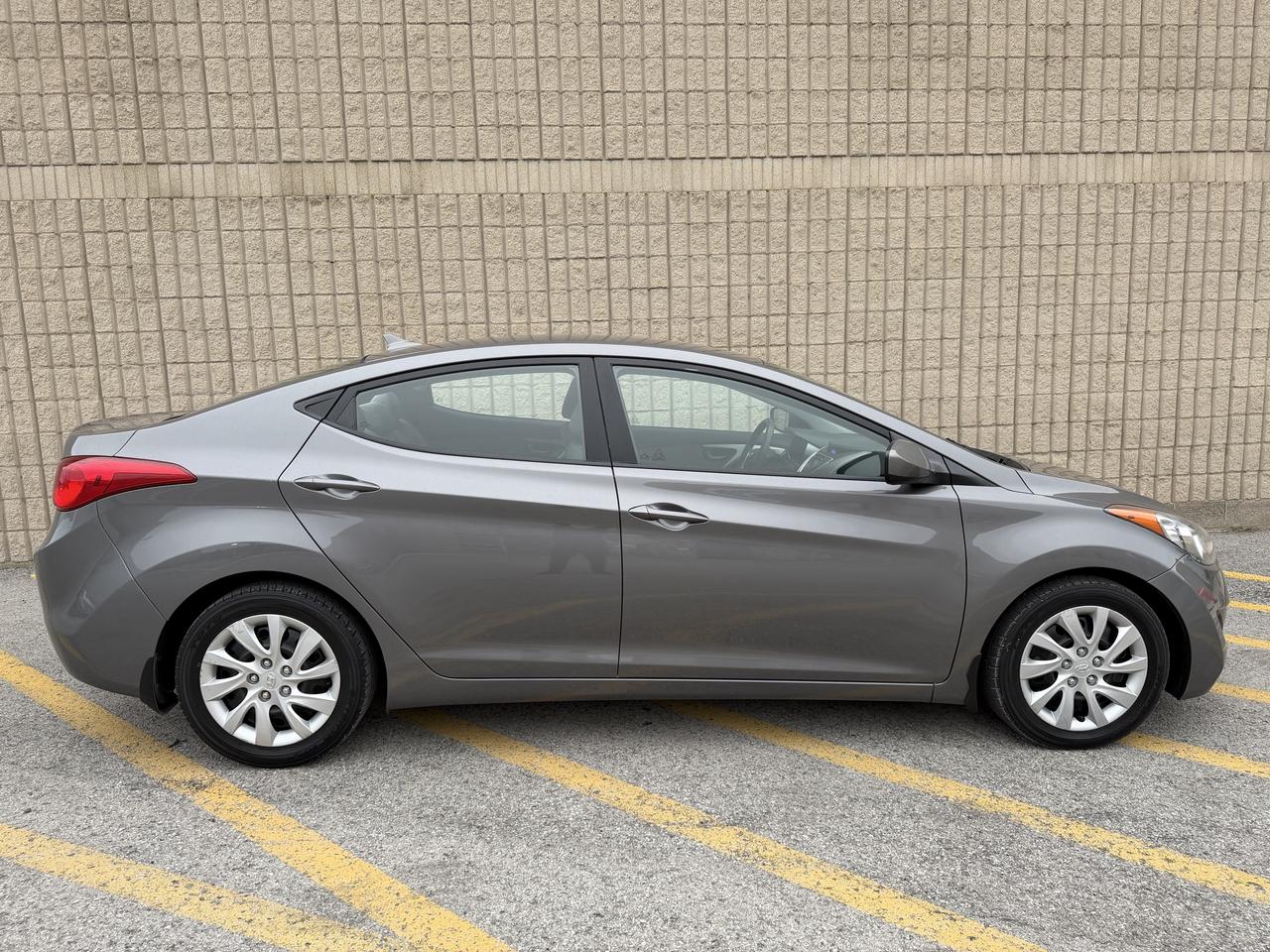 2012 Hyundai Elantra GL Photo3