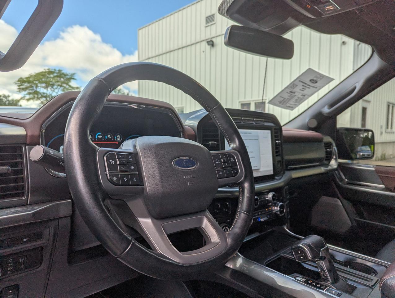 2022 Ford F-150 Lariat 4WD SuperCrew 5.5' Box Photo