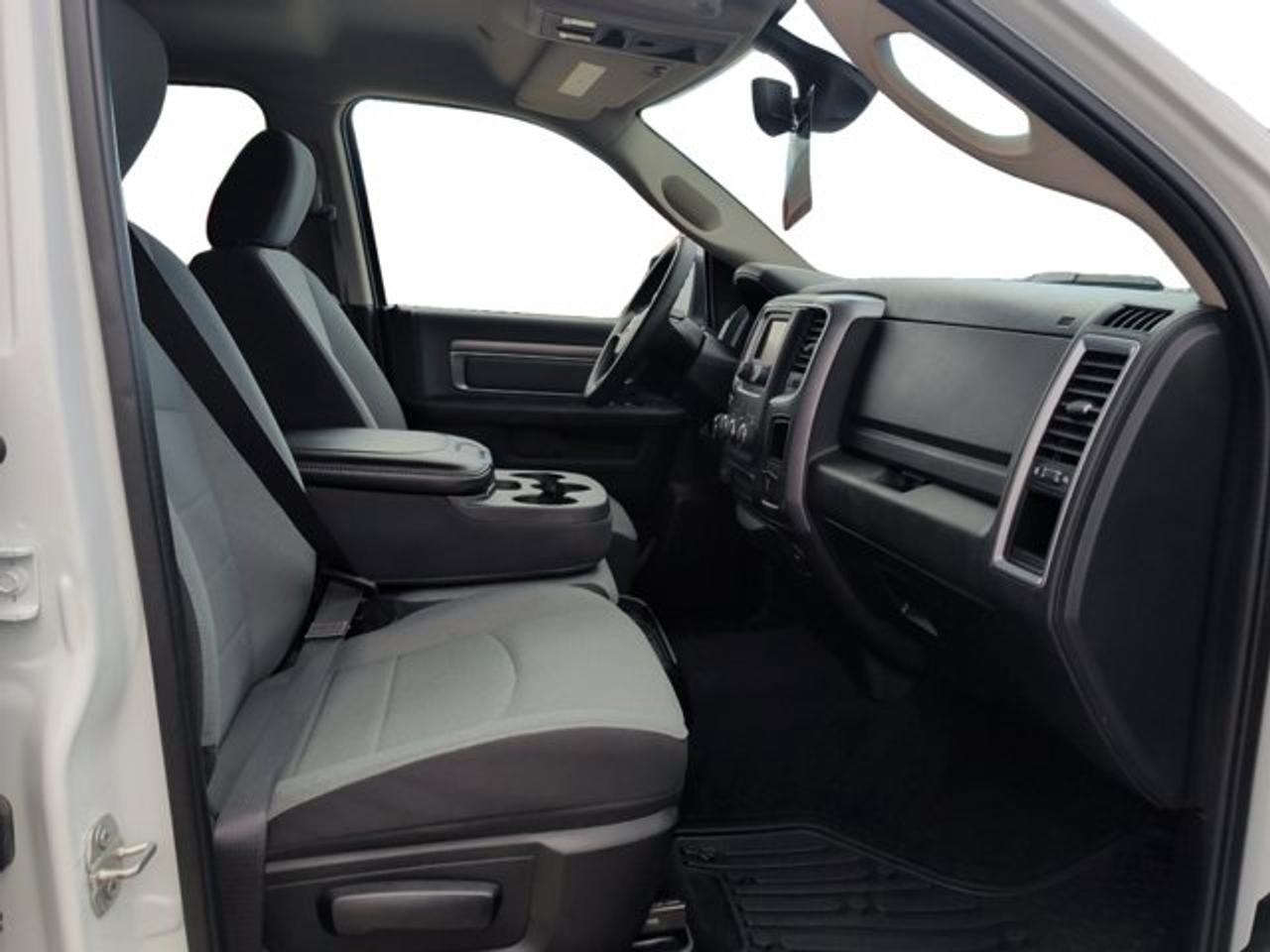 2023 RAM 1500 Classic SLT - Photo #12