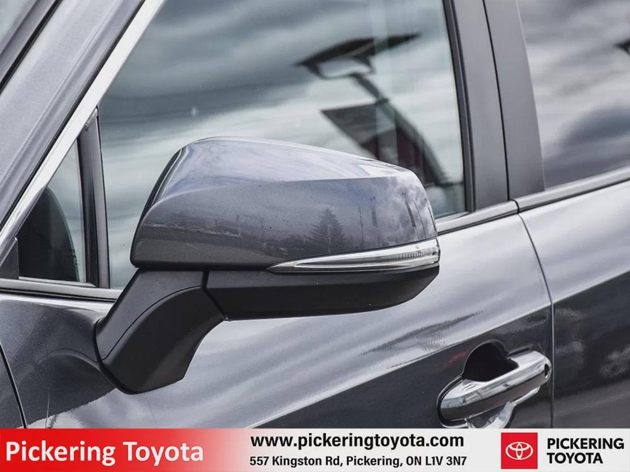 2020 Toyota RAV4 XLE Photo2