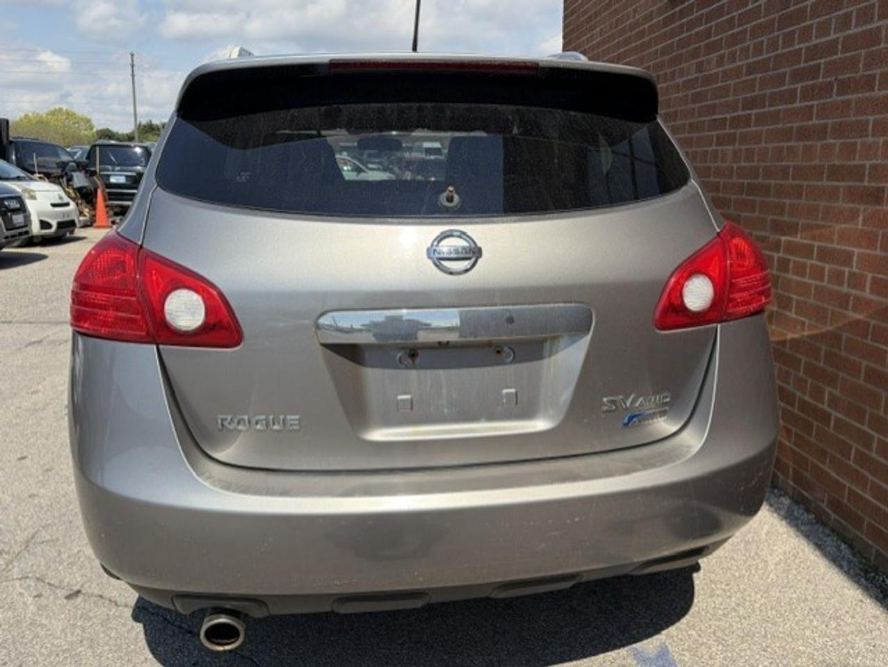 2011 Nissan Rogue AWD 4dr SV Photo3