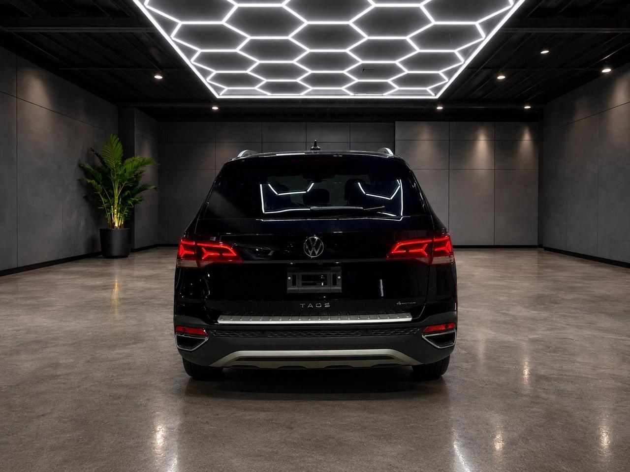 2024 Volkswagen Taos Highline 4MOTION Photo