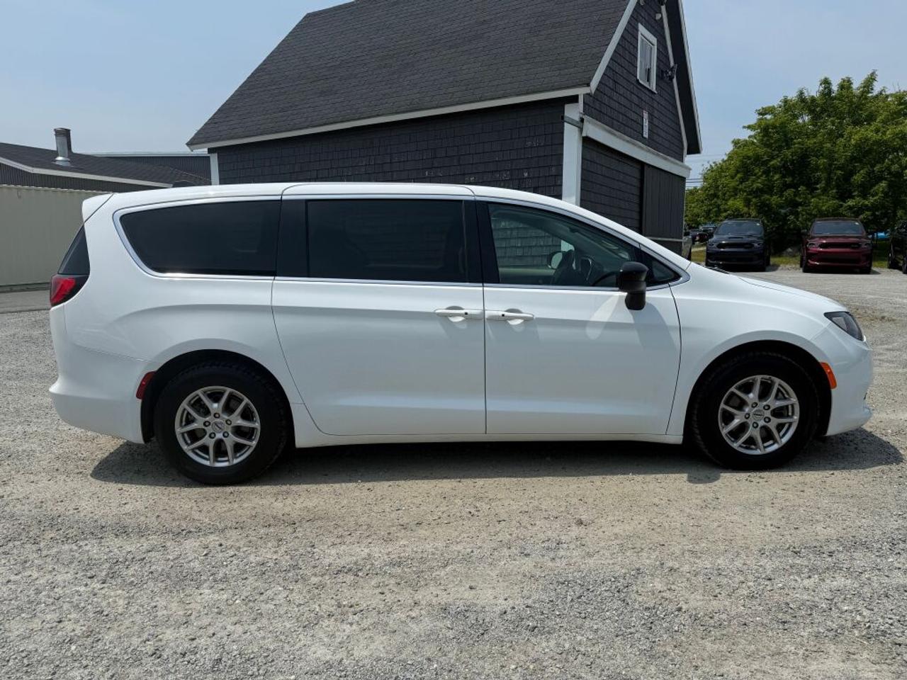 2024 Chrysler GR CARAVAN 1 Photo