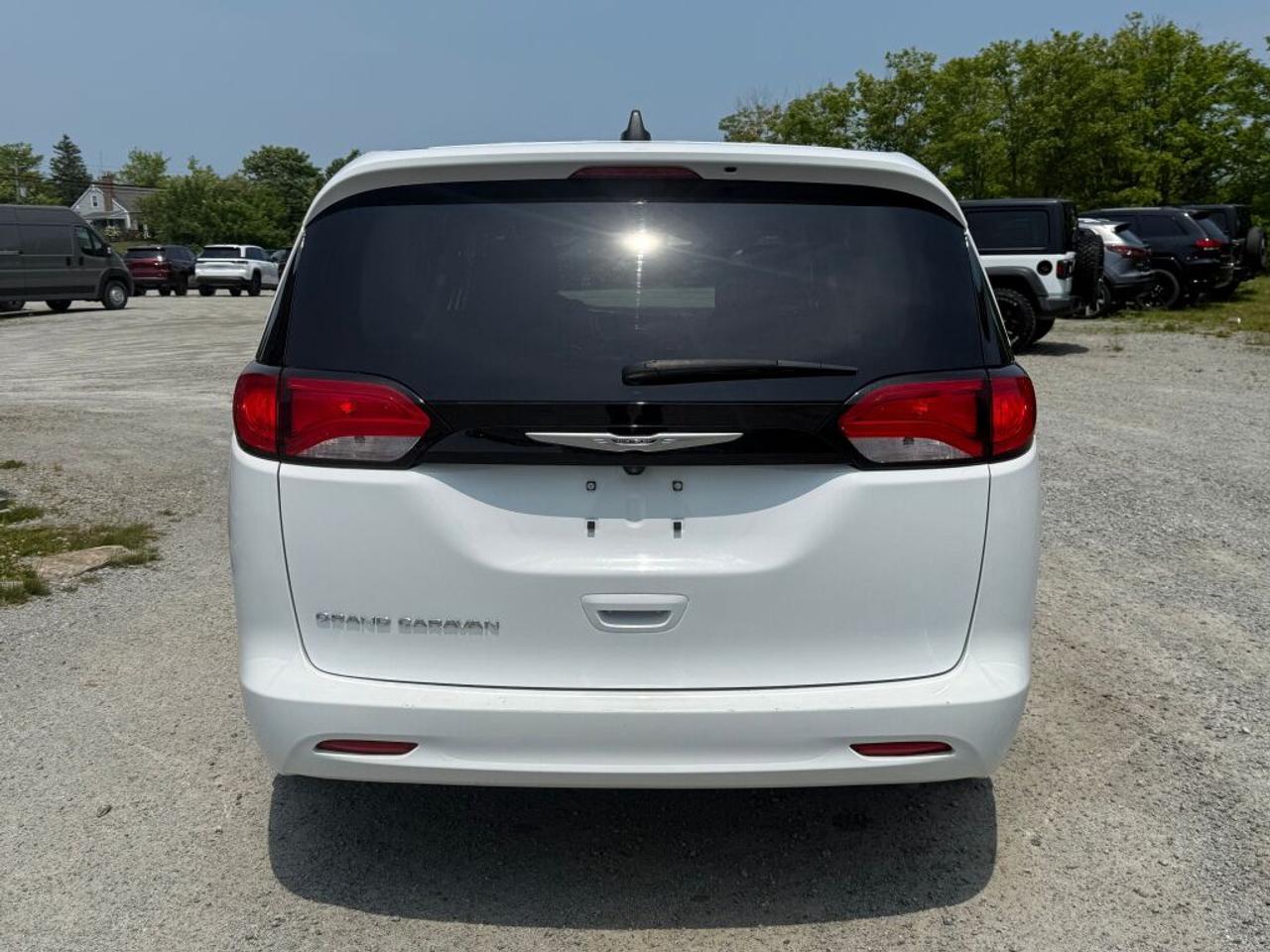 2024 Chrysler GR CARAVAN 1 Photo