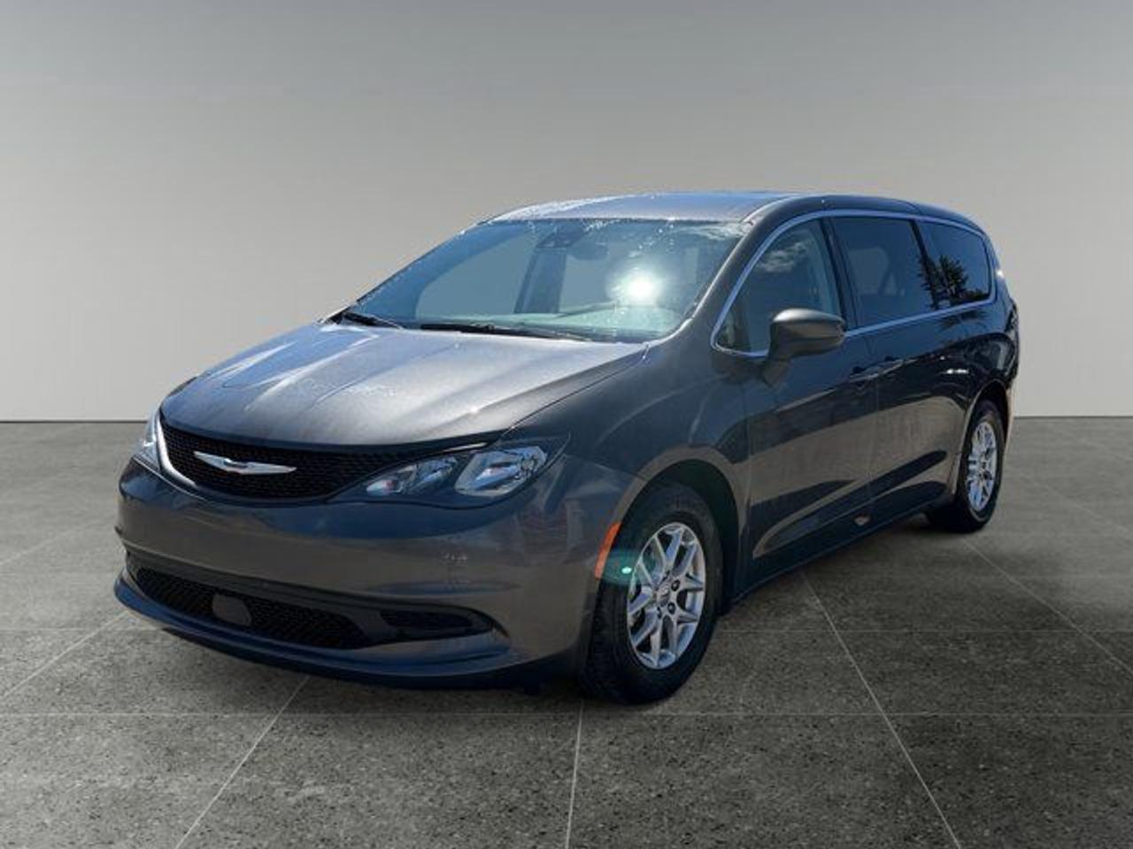 2023 Dodge Grand Caravan SXT - Photo #1