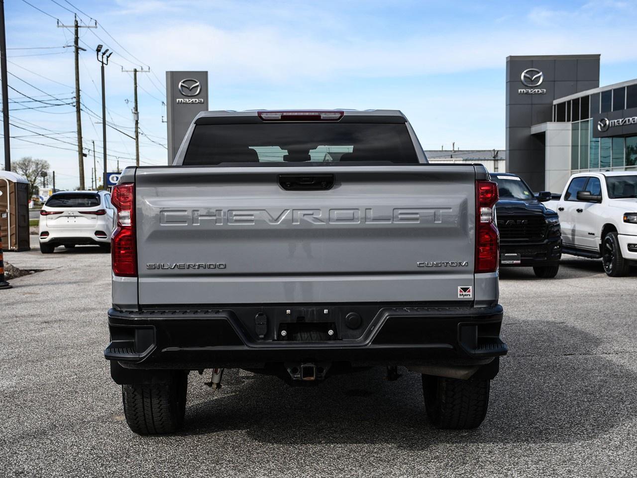 2024 Chevrolet Silverado 1500 Crew Cab Short Box 4-Wheel Drive Custom Trail Boss Photo2