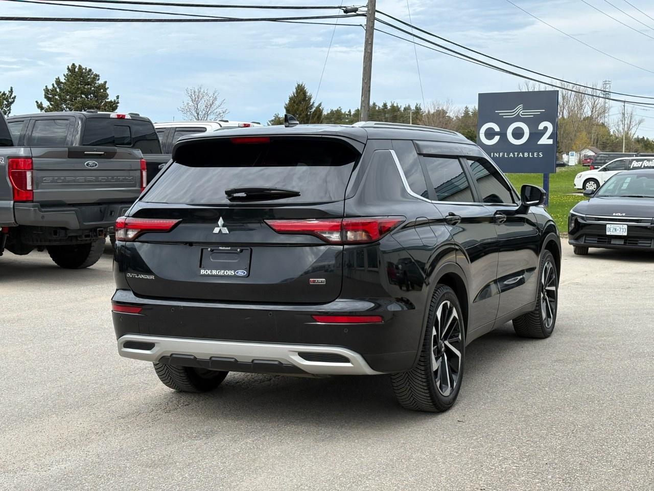 2022 Mitsubishi Outlander  Photo