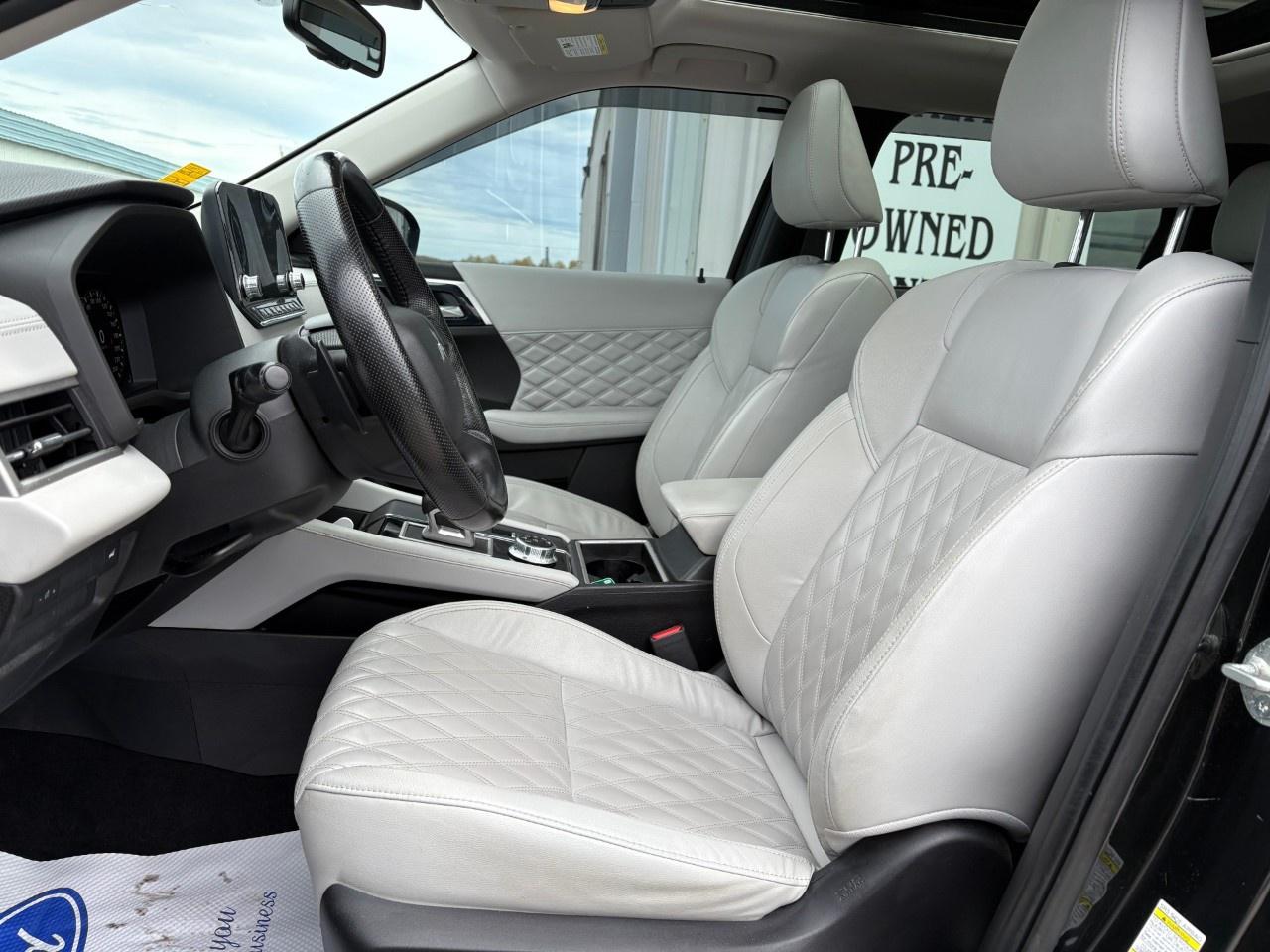 2022 Mitsubishi Outlander  Photo