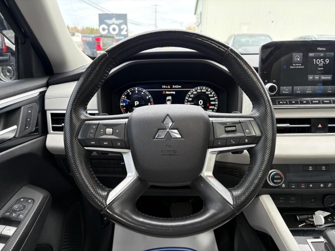 2022 Mitsubishi Outlander  Photo