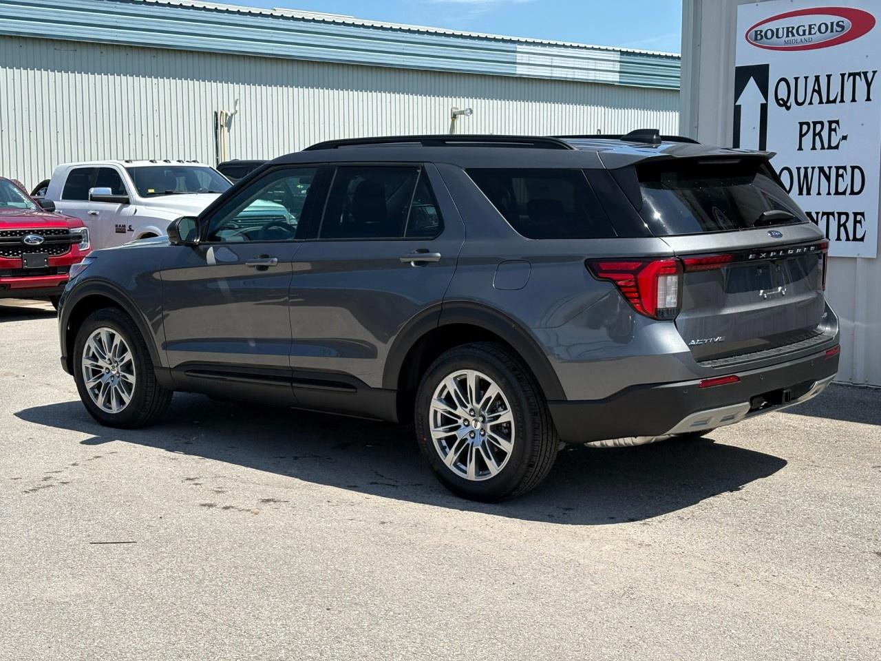 2026 Ford Explorer Active w/200A Pkg 4WD Photo