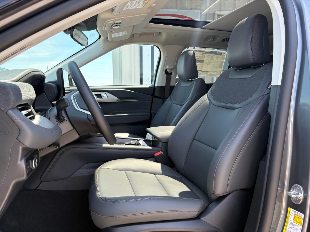 2026 Ford Explorer Active w/200A Pkg 4WD Photo