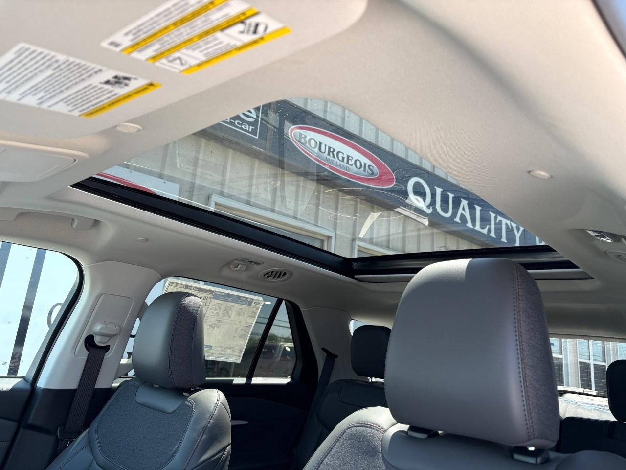 2026 Ford Explorer Active w/200A Pkg 4WD Photo
