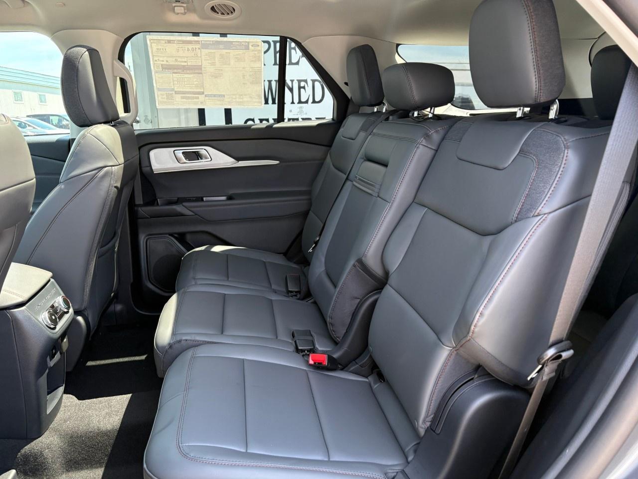 2026 Ford Explorer Active w/200A Pkg 4WD Photo
