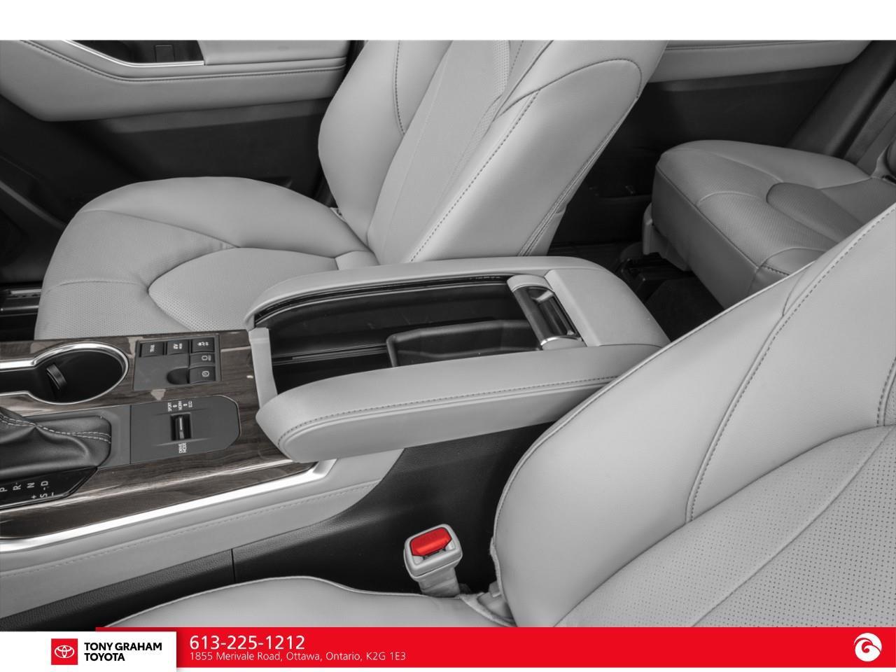 2025 Toyota Highlander HYBRID Limited Platinum Package Photo