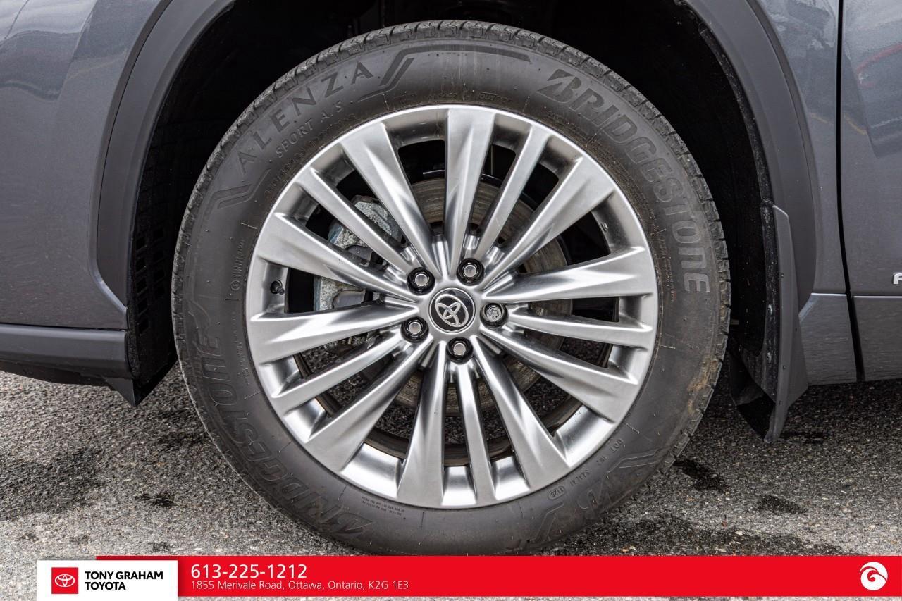 2025 Toyota Highlander HYBRID Limited Platinum Package Photo