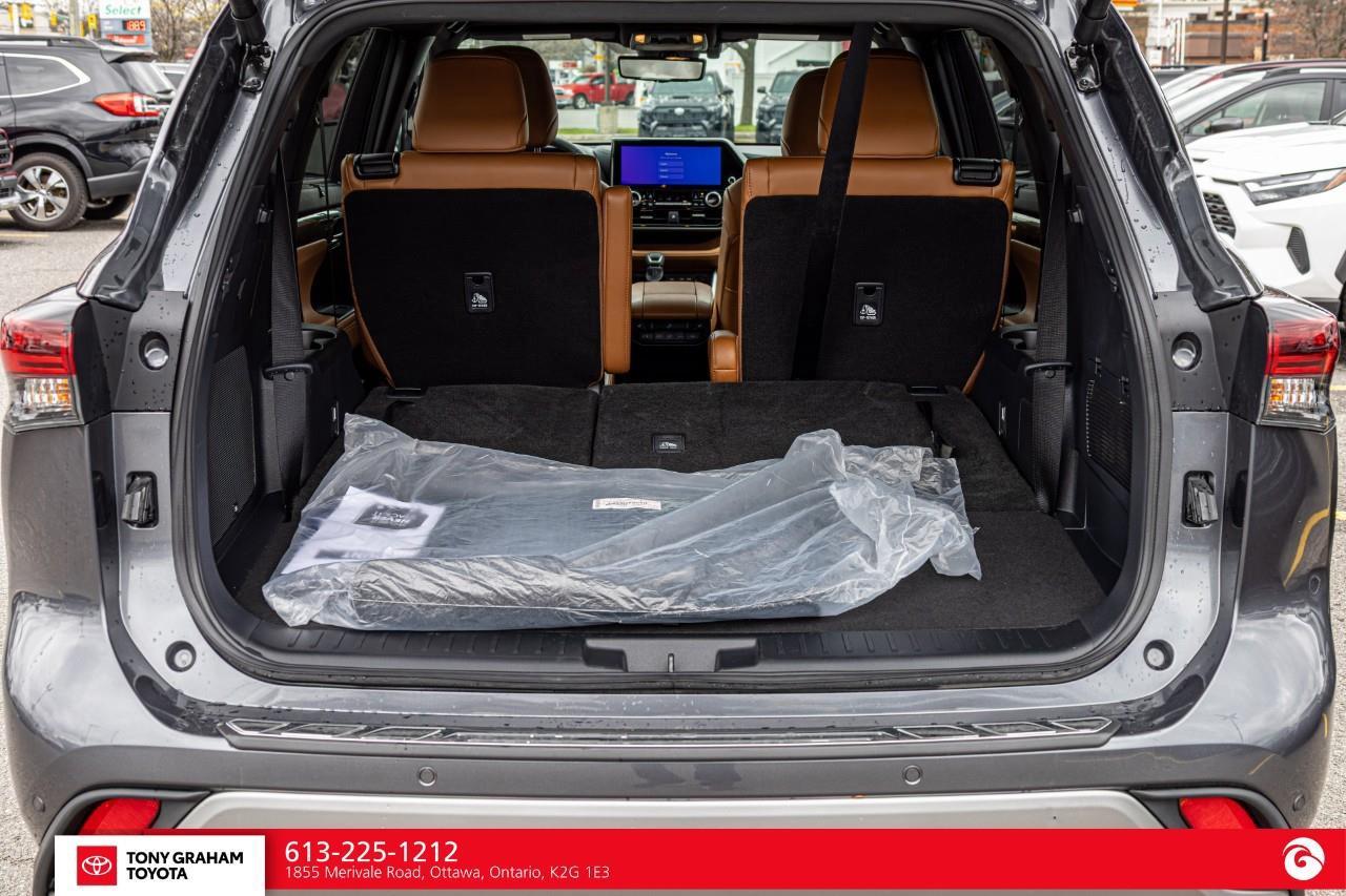 2025 Toyota Highlander HYBRID Limited Platinum Package Photo