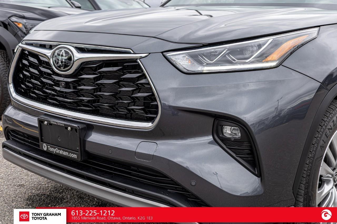 2025 Toyota Highlander HYBRID Limited Platinum Package Photo