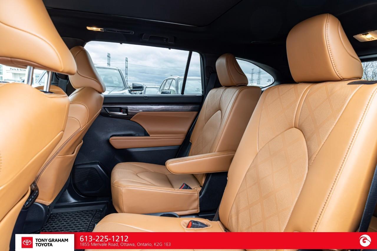 2025 Toyota Highlander HYBRID Limited Platinum Package Photo