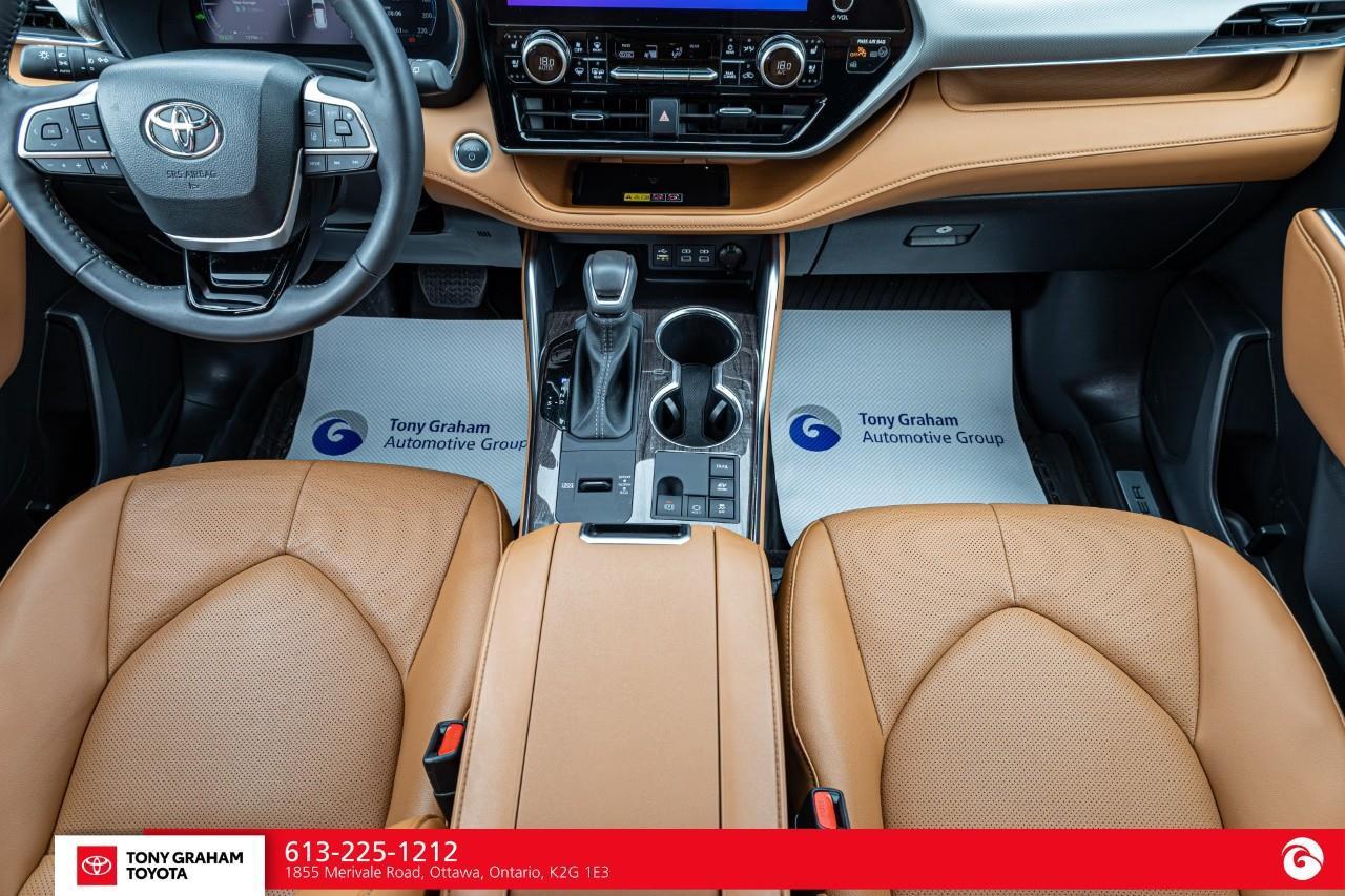 2025 Toyota Highlander HYBRID Limited Platinum Package Photo
